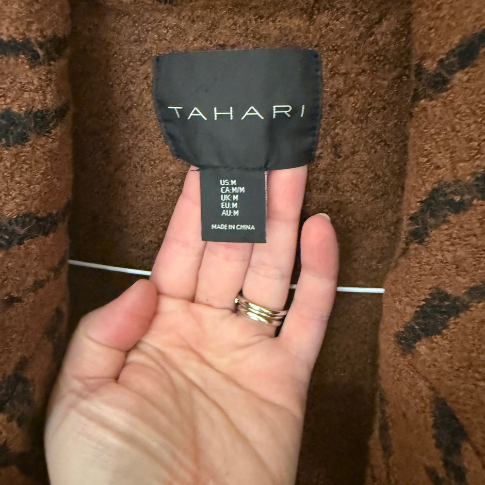 Tahari Chocolate and Ebony Patterned Vest - Picture 5 of 5